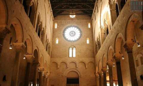 I mille volti della Cattedrale di Bari, le cui mura raccontano la storia della citt